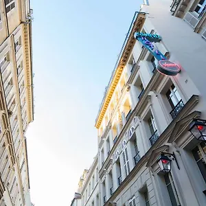Grand Amour Hotel París